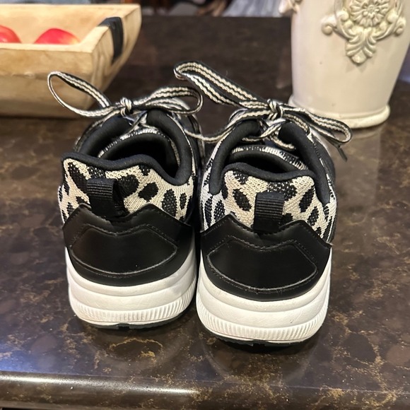 AVIA Women's Leopard Print Athletic Running Shoes Lace Up Sneakers - Picture 2 of 4